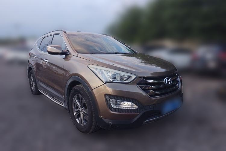 Used Hyundai Santa Fe 2013 2.4L Automatic 4x4 Prestige Edition Front Right 45 Deg