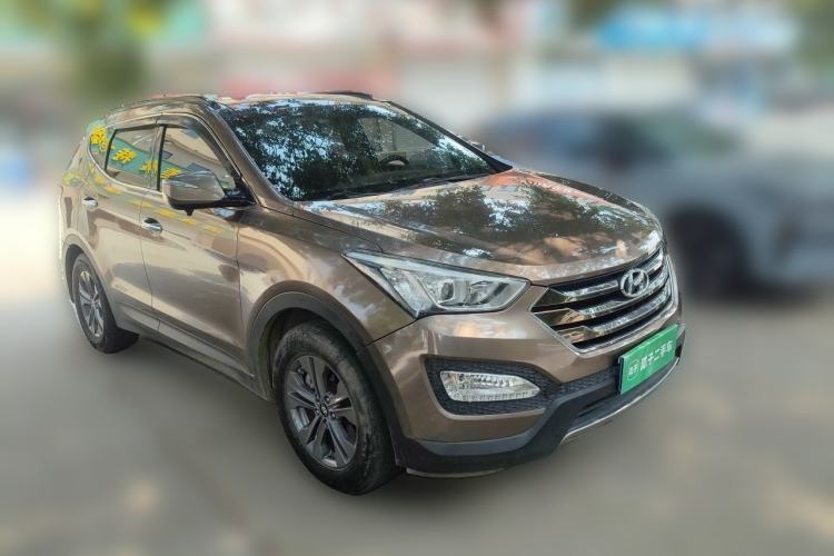 Used Hyundai Santa Fe 2013 2.4L Automatic Two-Wheel Drive Smart Version Front Right 45 Deg