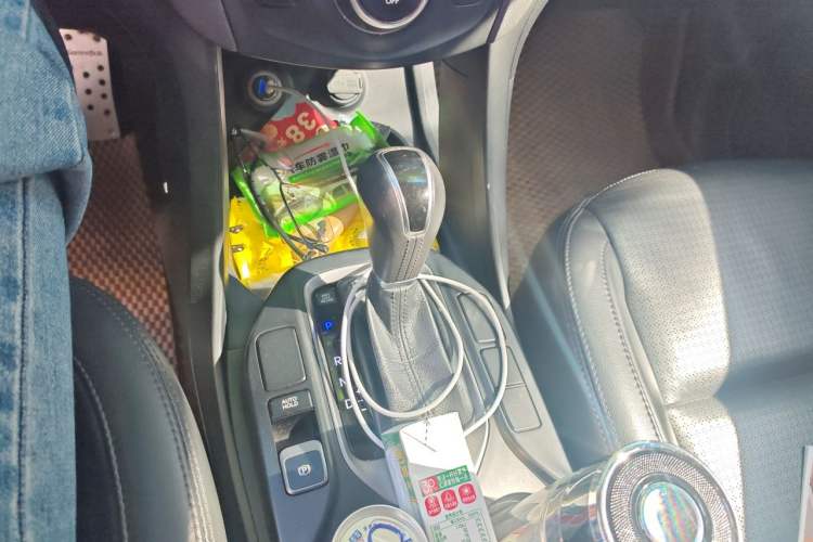 Used Hyundai Santa Fe 2013 Revised Version 2.4L Automatic All-Wheel Drive Smart Type Gear Lever
