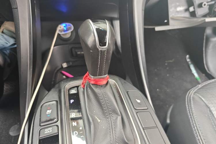 Used Hyundai Santa Fe 2013 2.0T Automatic Two-Wheel Drive Prestige Version Gear Lever