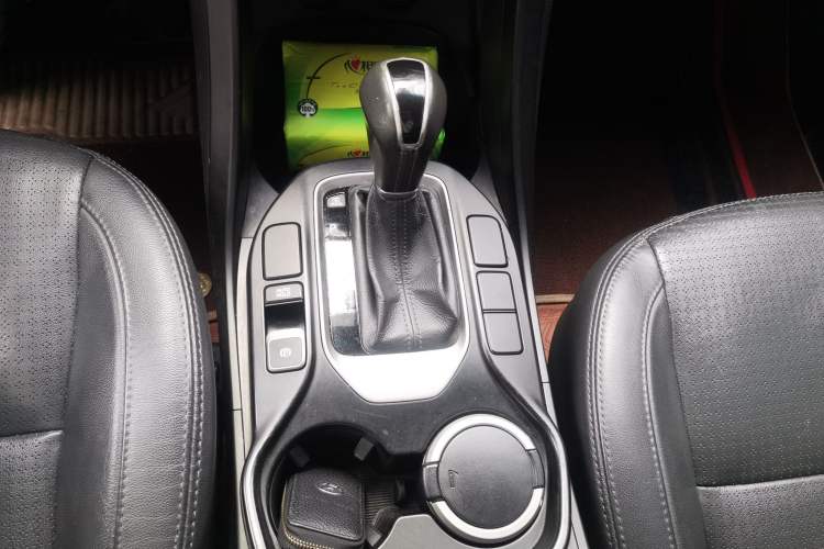 Used Hyundai Santa Fe 2013 Revised Version 2.4L Automatic All-Wheel Drive Smart Type Gear Lever