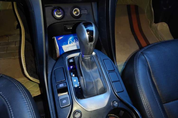 Used Hyundai Santa Fe 2013 Revised Version 2.4L Automatic All-Wheel Drive Smart Type Gear Lever