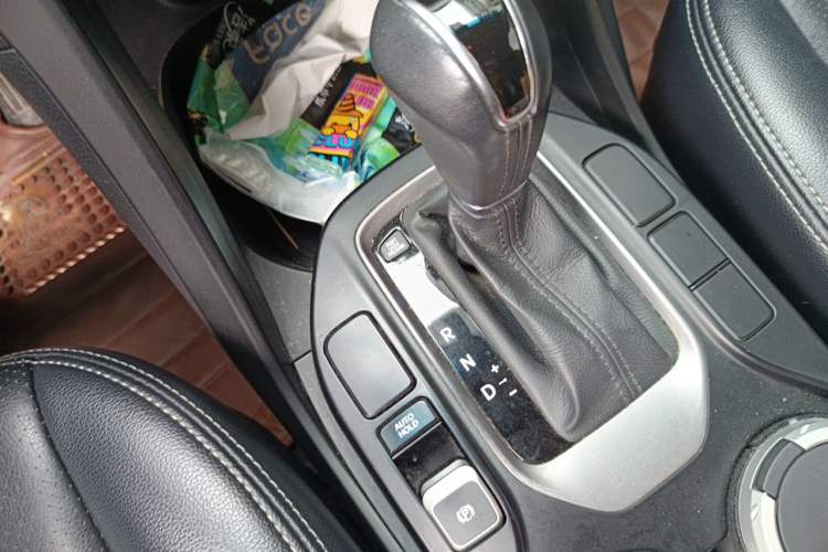 Used Hyundai Santa Fe 2013 2.4L Automatic 2WD Comfort Edition Gear Lever