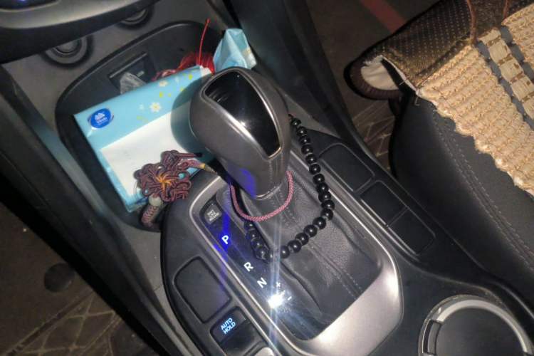 Used Hyundai Santa Fe 2013 2.4L Automatic 2WD Comfort Edition Gear Lever