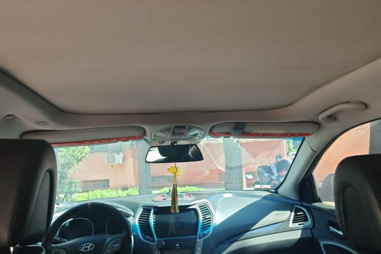 Used Hyundai Santa Fe 2013 Revised Version 2.4L Automatic All-Wheel Drive Smart Type Headliner