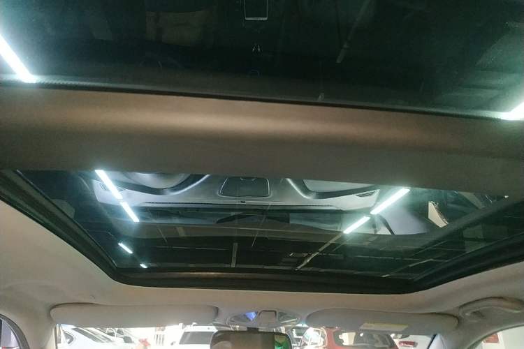 Used Hyundai Santa Fe 2013 2.4L Automatic Two-Wheel Drive Smart Version Headliner