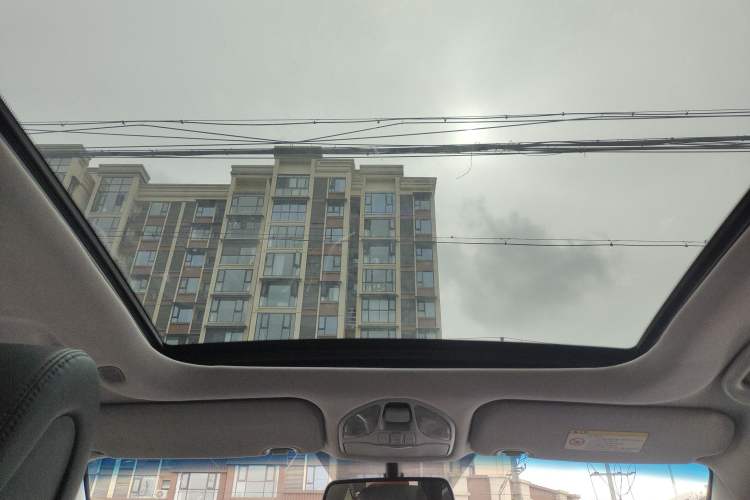 Used Hyundai Santa Fe 2013 2.4L Automatic Two-Wheel Drive Smart Version Headliner