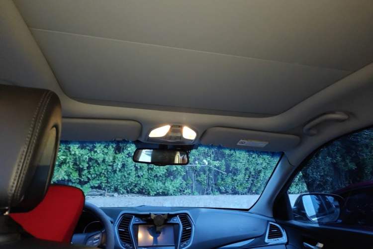Used Hyundai Santa Fe 2013 Revised Version 2.4L Automatic All-Wheel Drive Smart Type Headliner