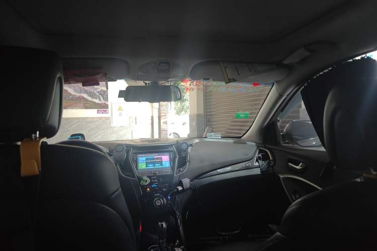 Used Hyundai Santa Fe 2013 2.4L Automatic 4x4 Comfort Edition Headliner