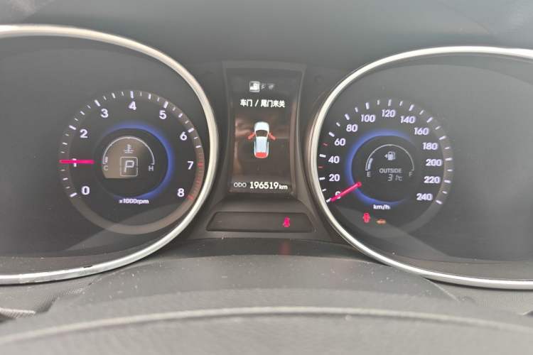 Used Hyundai Santa Fe 2013 2.0T Automatic Two-Wheel Drive Prestige Version Instrument Cluster