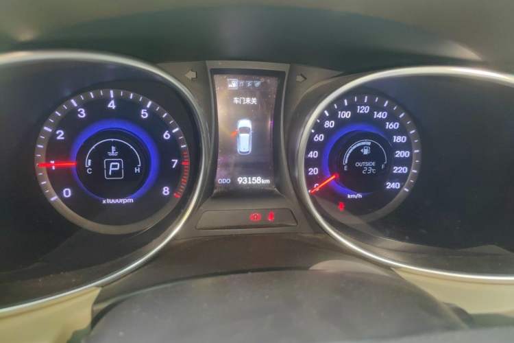 Used Hyundai Santa Fe 2013 2.4L Automatic Two-Wheel Drive Smart Version Instrument Cluster