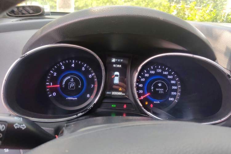 Used Hyundai Santa Fe 2013 2.4L Automatic Two-Wheel Drive Smart Version Instrument Cluster