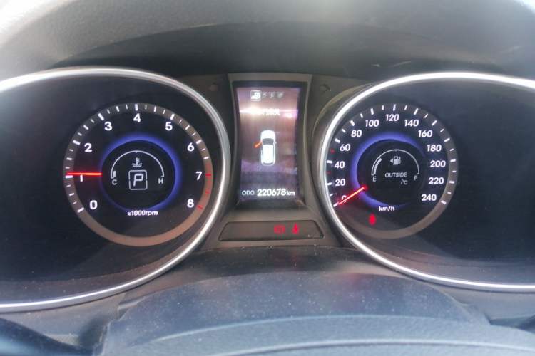Used Hyundai Santa Fe 2013 2.4L Automatic 2WD Comfort Edition Instrument Cluster