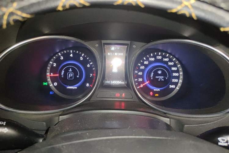 Used Hyundai Santa Fe 2013 2.4L Automatic Two-Wheel Drive Smart Version Instrument Cluster