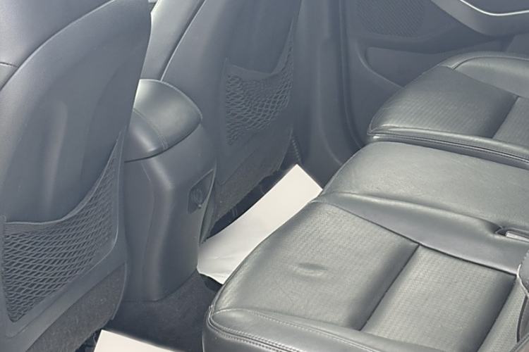 Used Hyundai Santa Fe 2013 2.4L Automatic Two-Wheel Drive Smart Version Interior 4