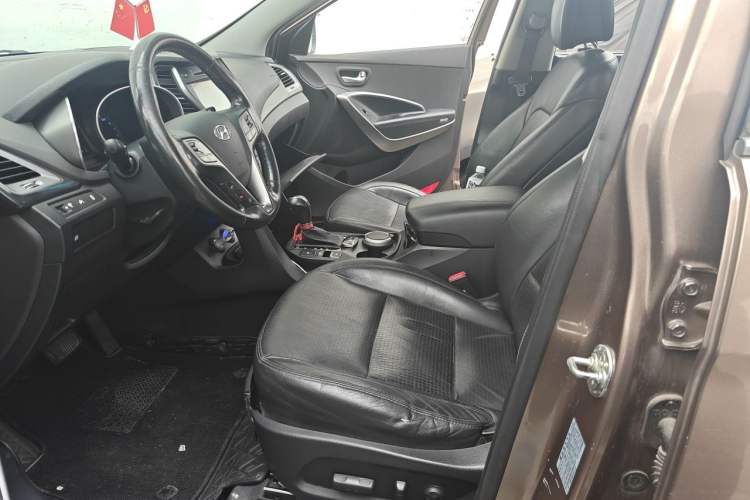 Used Hyundai Santa Fe 2013 2.0T Automatic Two-Wheel Drive Prestige Version Left Front Seat