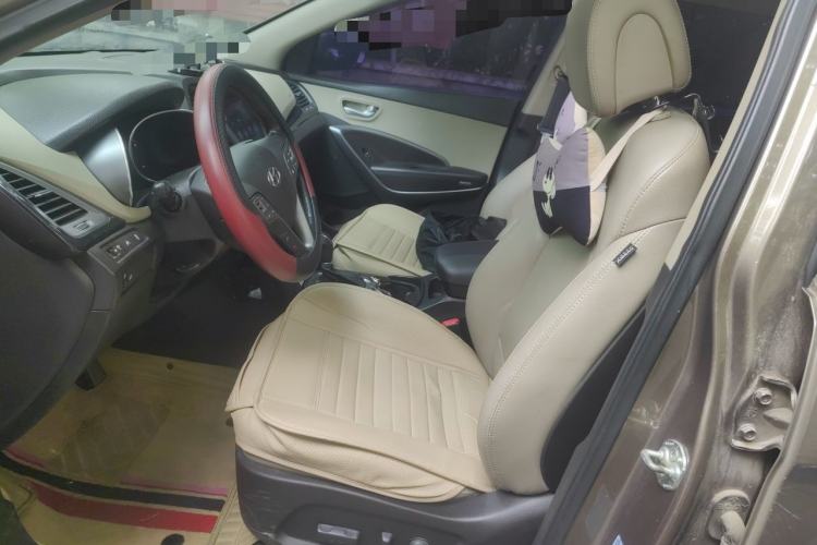 Used Hyundai Santa Fe 2013 2.4L Automatic Two-Wheel Drive Smart Version Left Front Seat