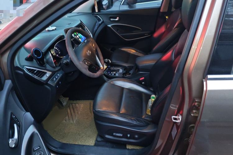Used Hyundai Santa Fe 2013 2.4L Automatic 4x4 Prestige Edition Left Front Seat