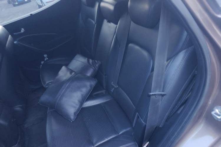Used Hyundai Santa Fe 2013 2.4L Automatic 4x4 Prestige Edition Left Rear Seat