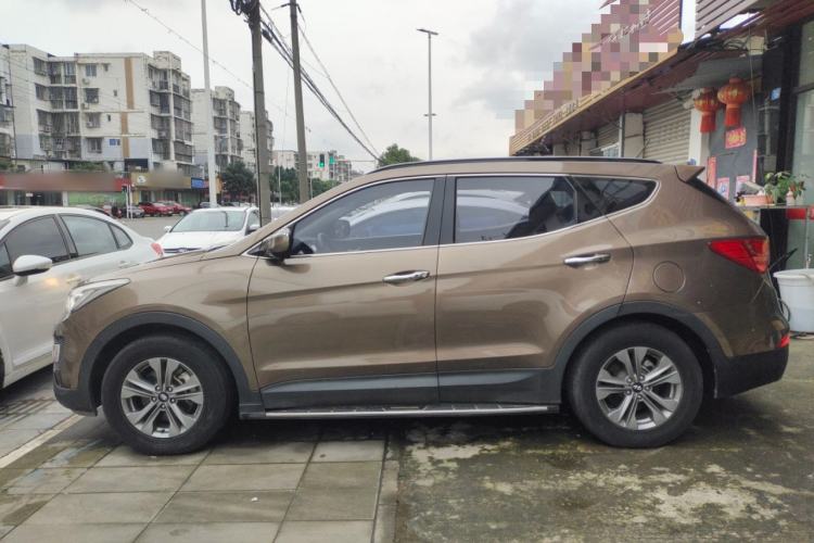 Used Hyundai Santa Fe 2013 2.4L Automatic Two-Wheel Drive Smart Version Left Side