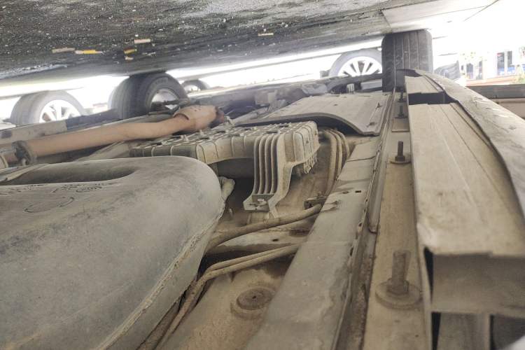 Used Hyundai Santa Fe 2013 2.4L Automatic Two-Wheel Drive Smart Version Left Side Sill