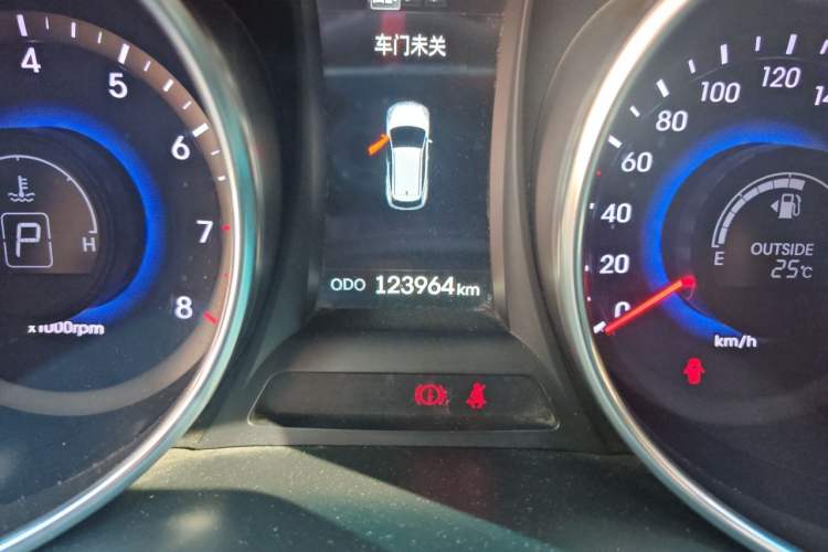 Used Hyundai Santa Fe 2013 Revised Version 2.4L Automatic All-Wheel Drive Smart Type Odometer Close Up