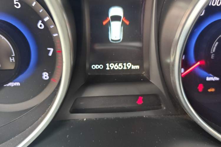 Used Hyundai Santa Fe 2013 2.0T Automatic Two-Wheel Drive Prestige Version Odometer Close Up