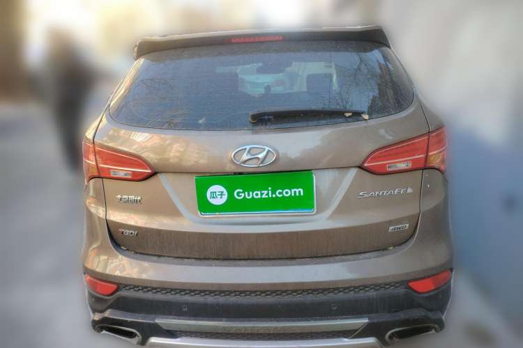Used Hyundai Santa Fe 2013 2.0T Automatic All-Wheel Drive Top Trim Rear