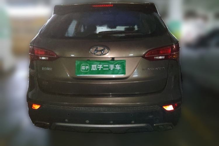 Used Hyundai Santa Fe 2013 2.4L Automatic Two-Wheel Drive Smart Version Rear