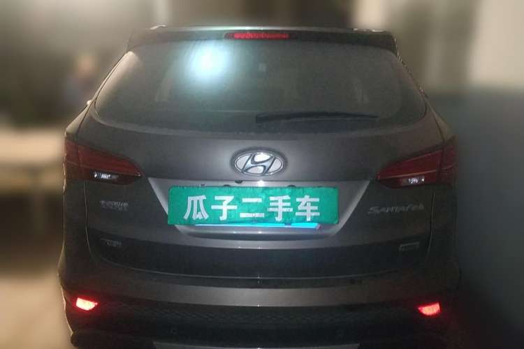 Used Hyundai Santa Fe 2013 2.0T Automatic All-Wheel Drive Top Trim Rear