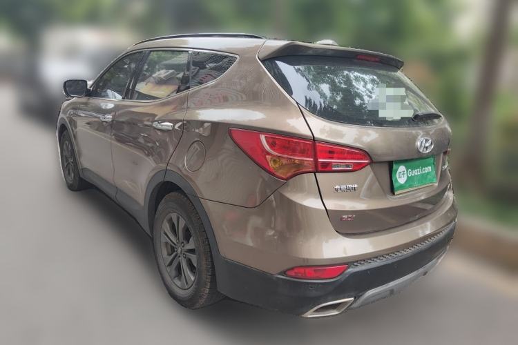 Used Hyundai Santa Fe 2013 2.4L Automatic 4x4 Smart Version Rear Left 45 Deg