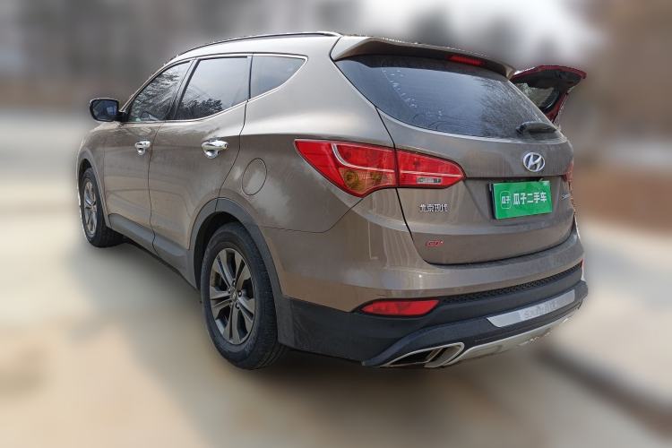 Used Hyundai Santa Fe 2013 2.4L Automatic Two-Wheel Drive Smart Version Rear Left 45 Deg