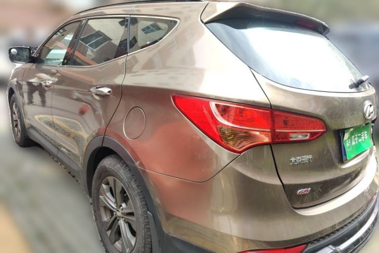 Used Hyundai Santa Fe 2013 2.4L Automatic Two-Wheel Drive Smart Version Rear Left 45 Deg