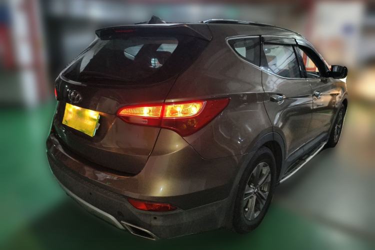 Used Hyundai Santa Fe 2013 2.4L Automatic 4x4 Smart Version Rear Right 45 Deg