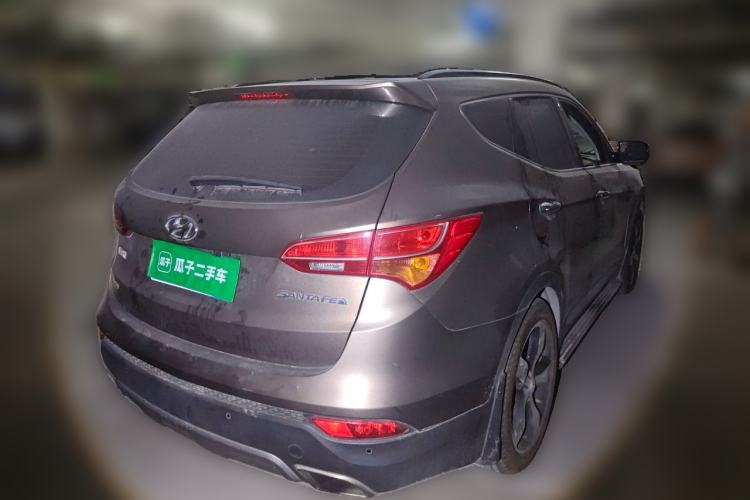 Used Hyundai Santa Fe 2013 2.4L Automatic Two-Wheel Drive Smart Version Rear Right 45 Deg