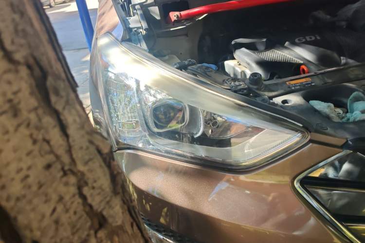 Used Hyundai Santa Fe 2013 Revised Version 2.4L Automatic All-Wheel Drive Smart Type Right Front Headlight