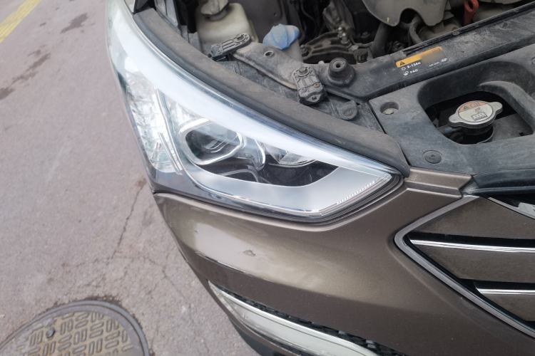 Used Hyundai Santa Fe 2013 Revised Version 2.4L Automatic All-Wheel Drive Smart Type Right Front Headlight
