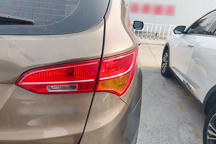 Used Hyundai Santa Fe 2013 2.4L Automatic 2WD Comfort Edition Right Rear Taillight