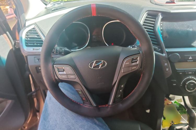 Used Hyundai Santa Fe 2013 Revised Version 2.4L Automatic All-Wheel Drive Smart Type Steering Wheel