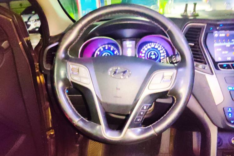 Used Hyundai Santa Fe 2013 2.4L Automatic 2WD Comfort Edition Steering Wheel