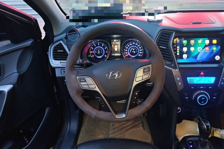Used Hyundai Santa Fe 2013 2.4L Automatic 4x4 Prestige Edition Steering Wheel