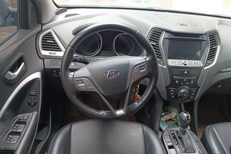 Used Hyundai Santa Fe 2013 2.4L Automatic 2WD Comfort Edition Steering Wheel
