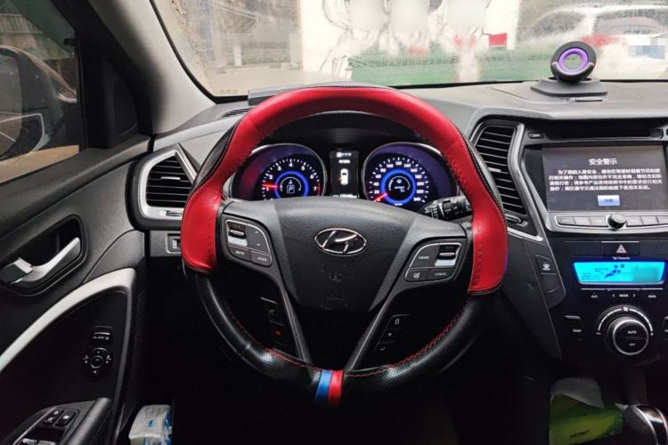 Used Hyundai Santa Fe 2013 Revised Version 2.4L Automatic All-Wheel Drive Smart Type Steering Wheel