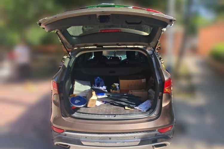 Used Hyundai Santa Fe 2013 Revised Version 2.4L Automatic All-Wheel Drive Smart Type Trunk