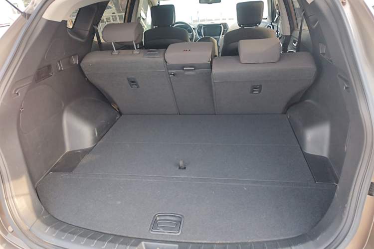 Used Hyundai Santa Fe 2013 2.4L Automatic 2WD Comfort Edition Trunk