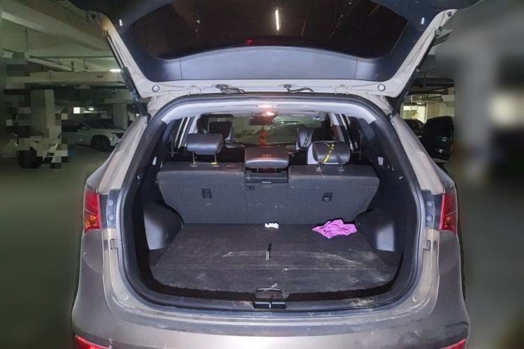 Used Hyundai Santa Fe 2013 2.4L Automatic Two-Wheel Drive Smart Version Trunk