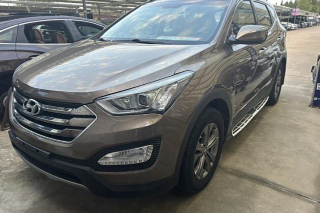 Used Hyundai Santa Fe 2013 2.4L Automatic Two-Wheel Drive Smart Version