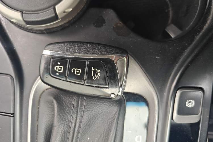 Used Hyundai Santa Fe 2013 2.0T Automatic Two-Wheel Drive Prestige Version Vehicle Key