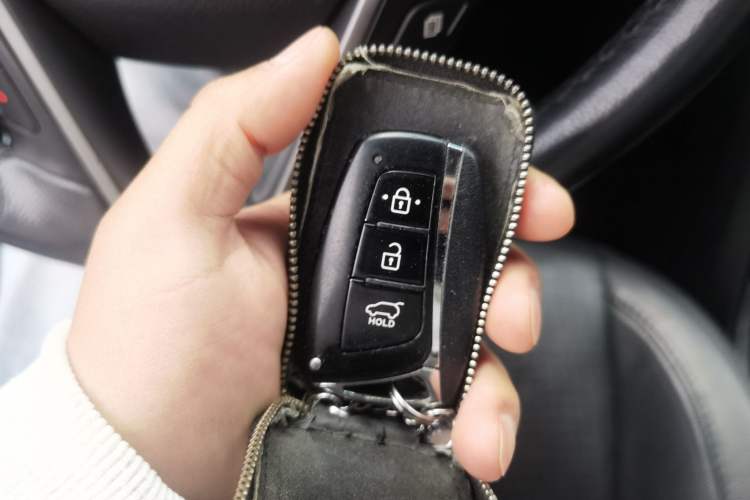 Used Hyundai Santa Fe 2013 Revised Version 2.4L Automatic All-Wheel Drive Smart Type Vehicle Key