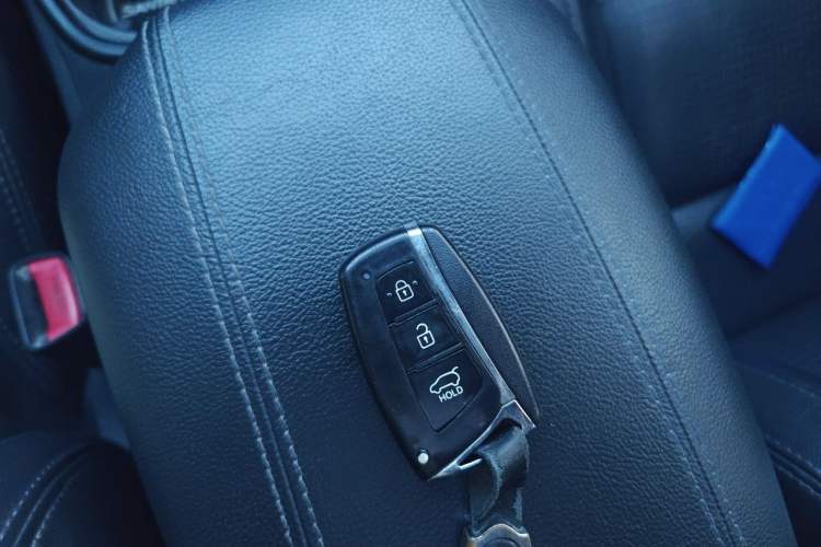 Used Hyundai Santa Fe 2013 2.4L Automatic 4x4 Prestige Edition Vehicle Key